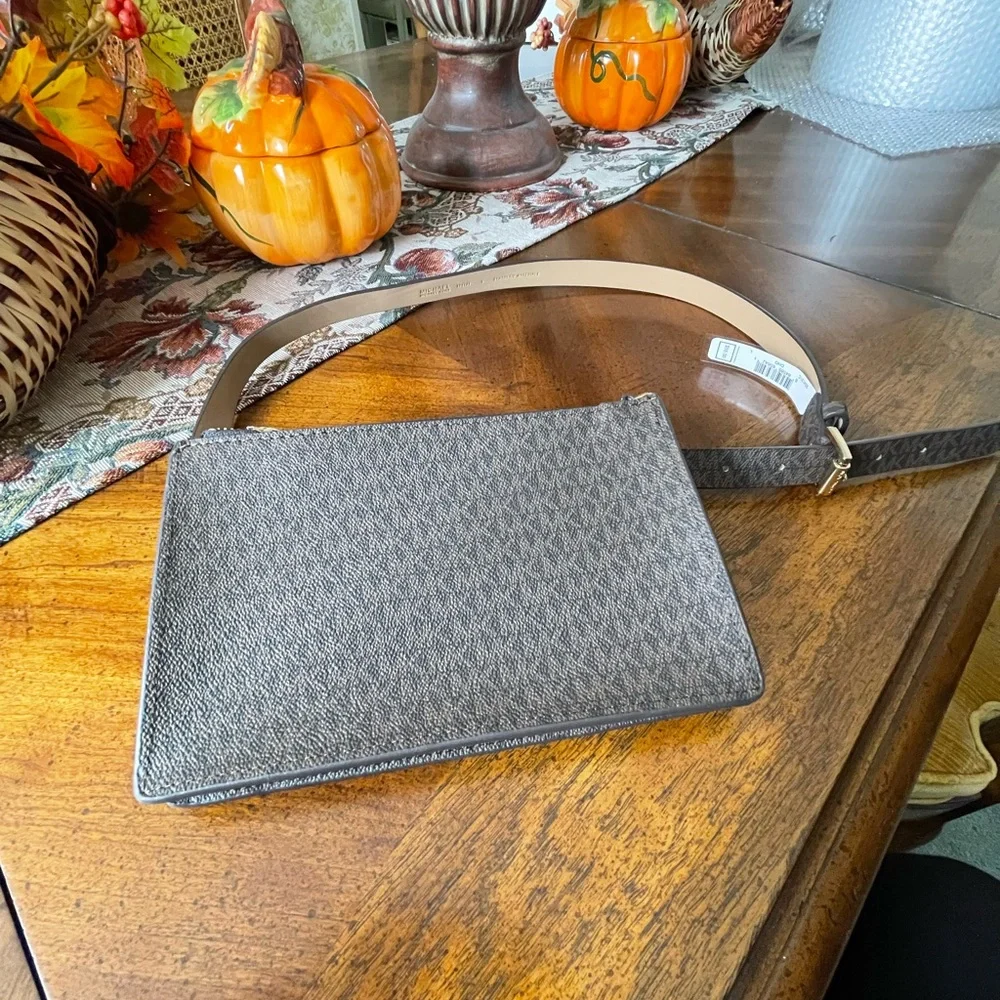 Michael Kors Fanny pack - Picture 2 of 8